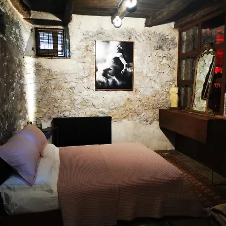 Con Il Castello Di Lucawest Bed & Breakfast *