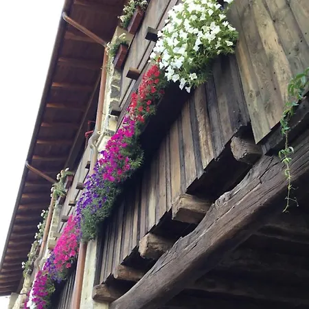 Con Il Castello Di Lucawest Bed & Breakfast