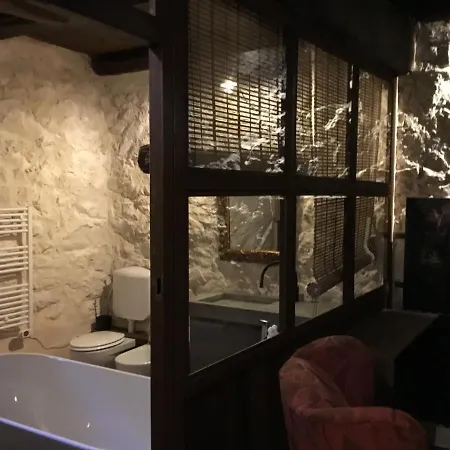 Bed & Breakfast Con Il Castello Di Lucawest