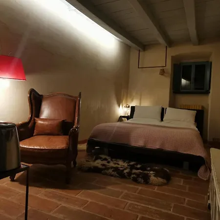 Con Il Castello Di Lucawest Bed & Breakfast *