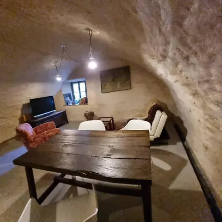 Con Il Castello Di Lucawest Bed & Breakfast